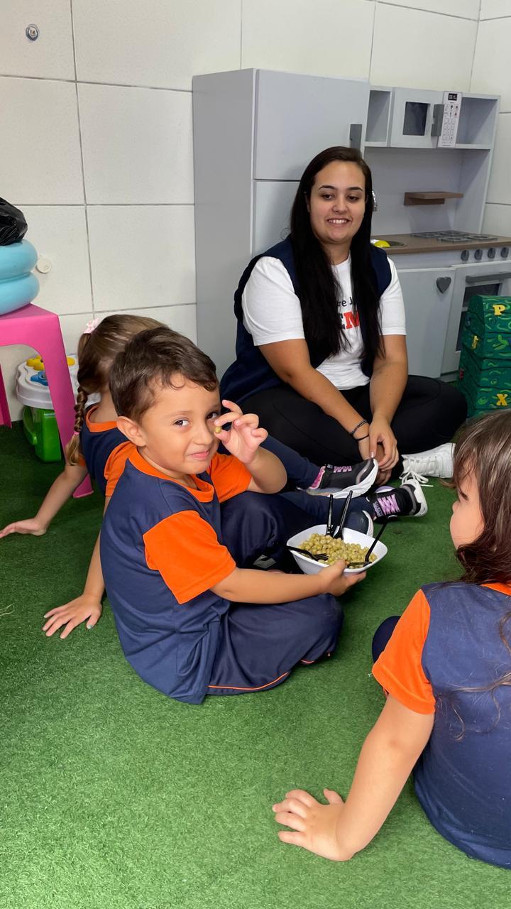 Aprendendo a letra E com o alimento ERVILHA — foto 3