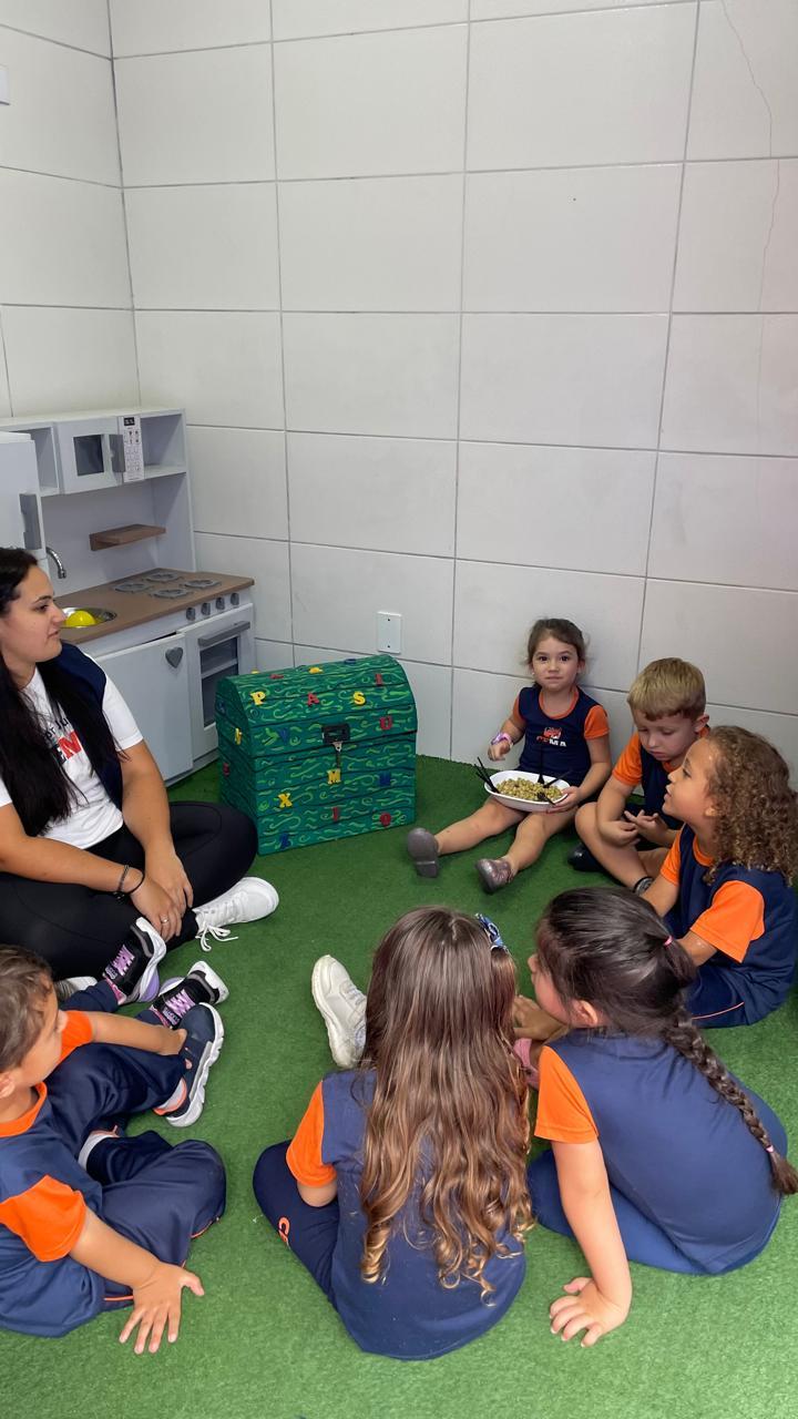 Aprendendo a letra E com o alimento ERVILHA — foto 5