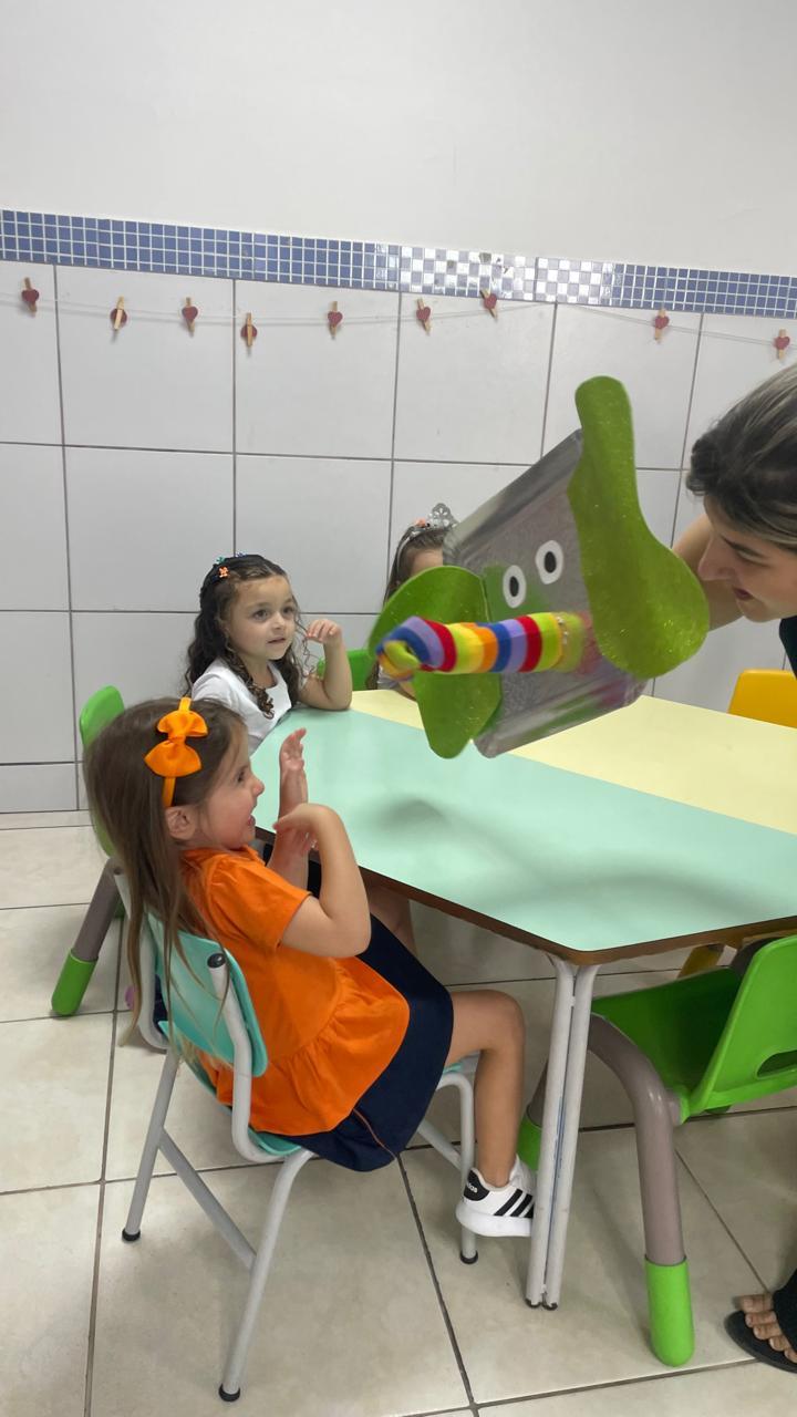 Elefante Elmer veio reforçar a inicial do nome — foto 3