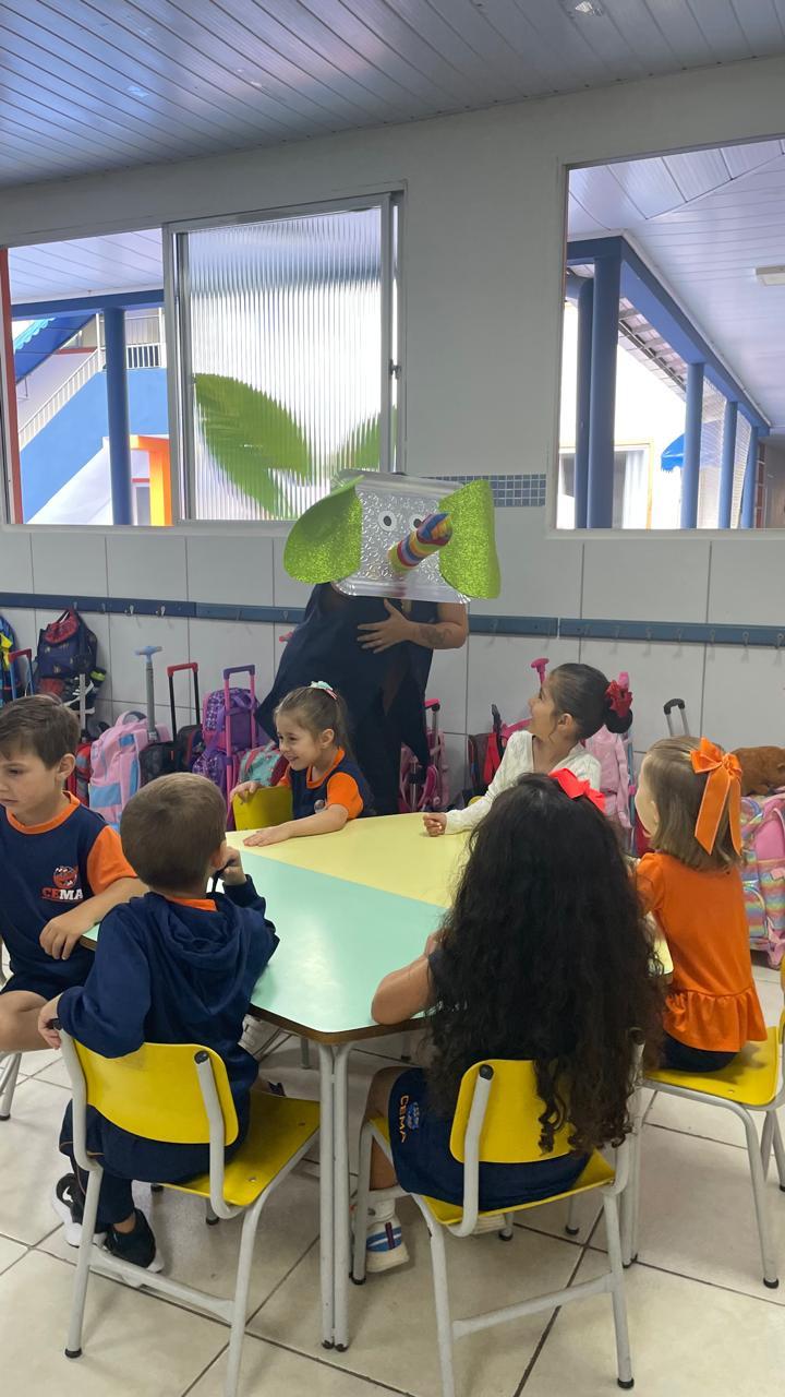 Elefante Elmer veio reforçar a inicial do nome — foto 8